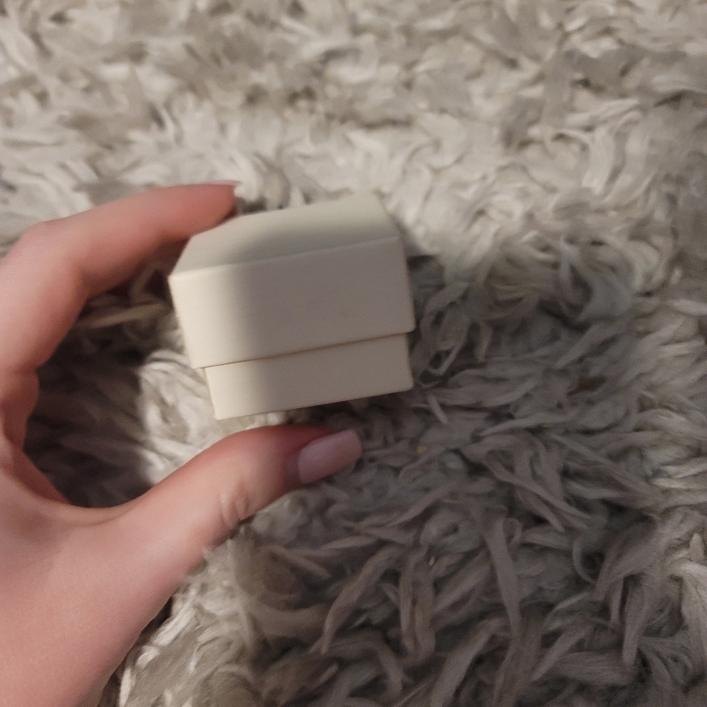 Ring - Picture 4 of 5